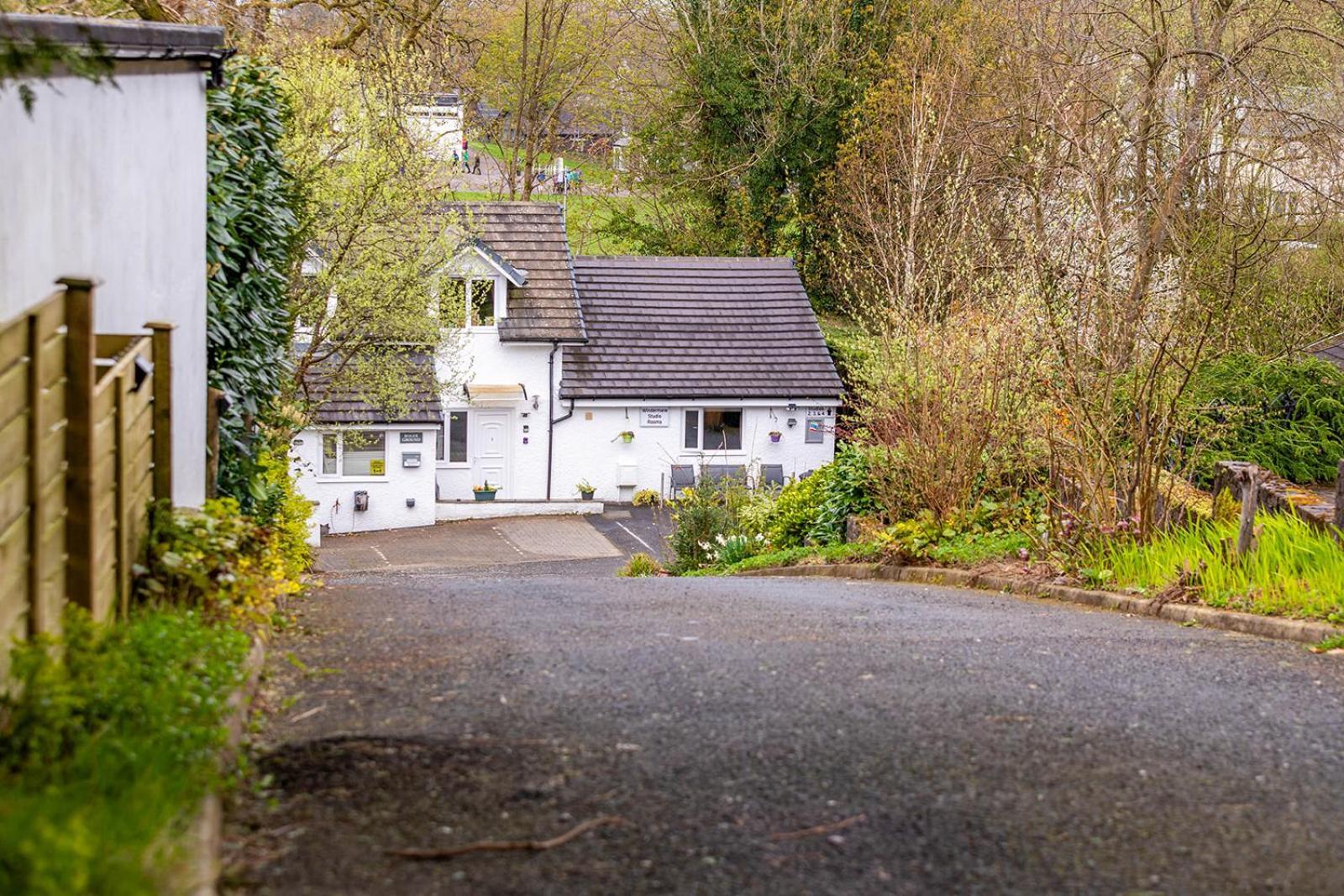 Roger Ground Guest House - With Onsite Car Parking Windermere Exterior foto